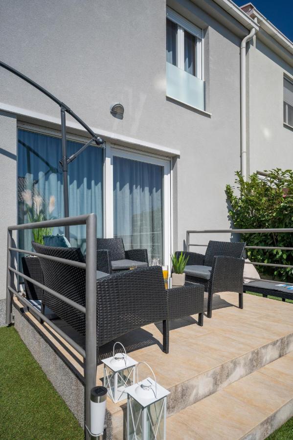 Apartment Tikvarin, Kastel Kambelovac Kaštela Exterior foto
